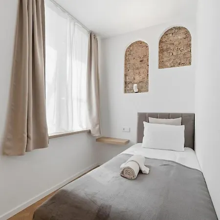 Cozy 3 Bett Mit Küche Am Dom - Neu Appartement *