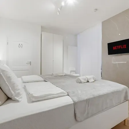 Cozy 3 Bett Mit Küche Am Dom - Neu Appartement